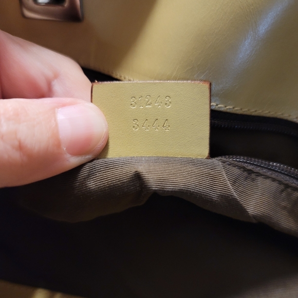 Nice Gucci 🎒PRICE IS FIRM‼️‼️‼️ - Picture 2 of 6